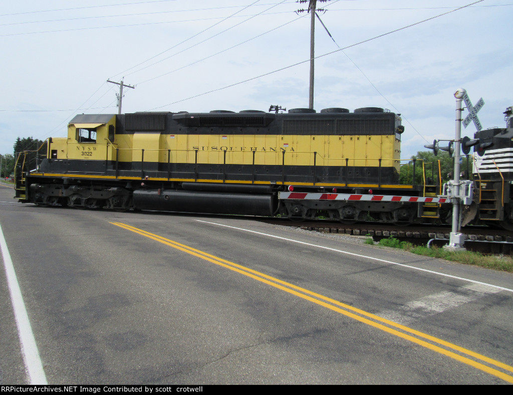 3022 in the grade crossing